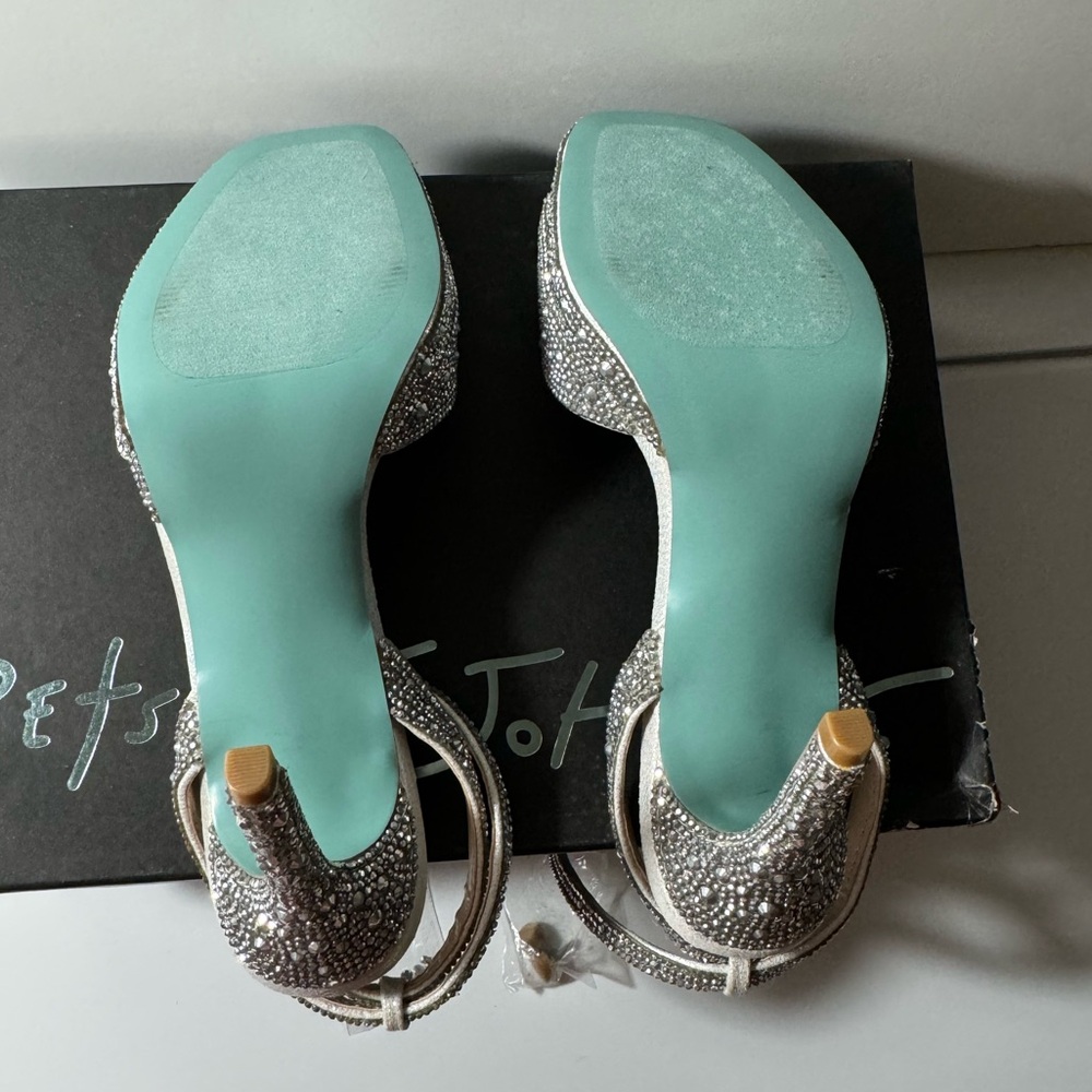 Blue by Betsey Johnson suni silver ringstone heeled sandals ankle strap 6.5 NWT - Picture 7 of 9
